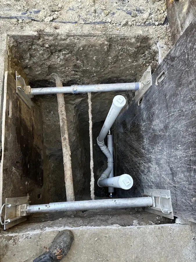Experienced plumber completing Drain Cleaning work in Shady Hills